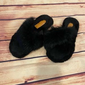 Shear Savage Furry Sandal Slippers, Size 8